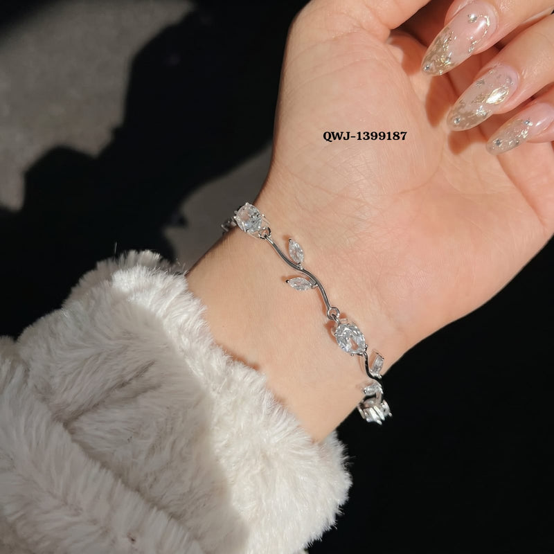 Tulip Bracelet – Premium Quality Stainless Steel Elegant Bracelet for Women | Silver Base Without Box Color