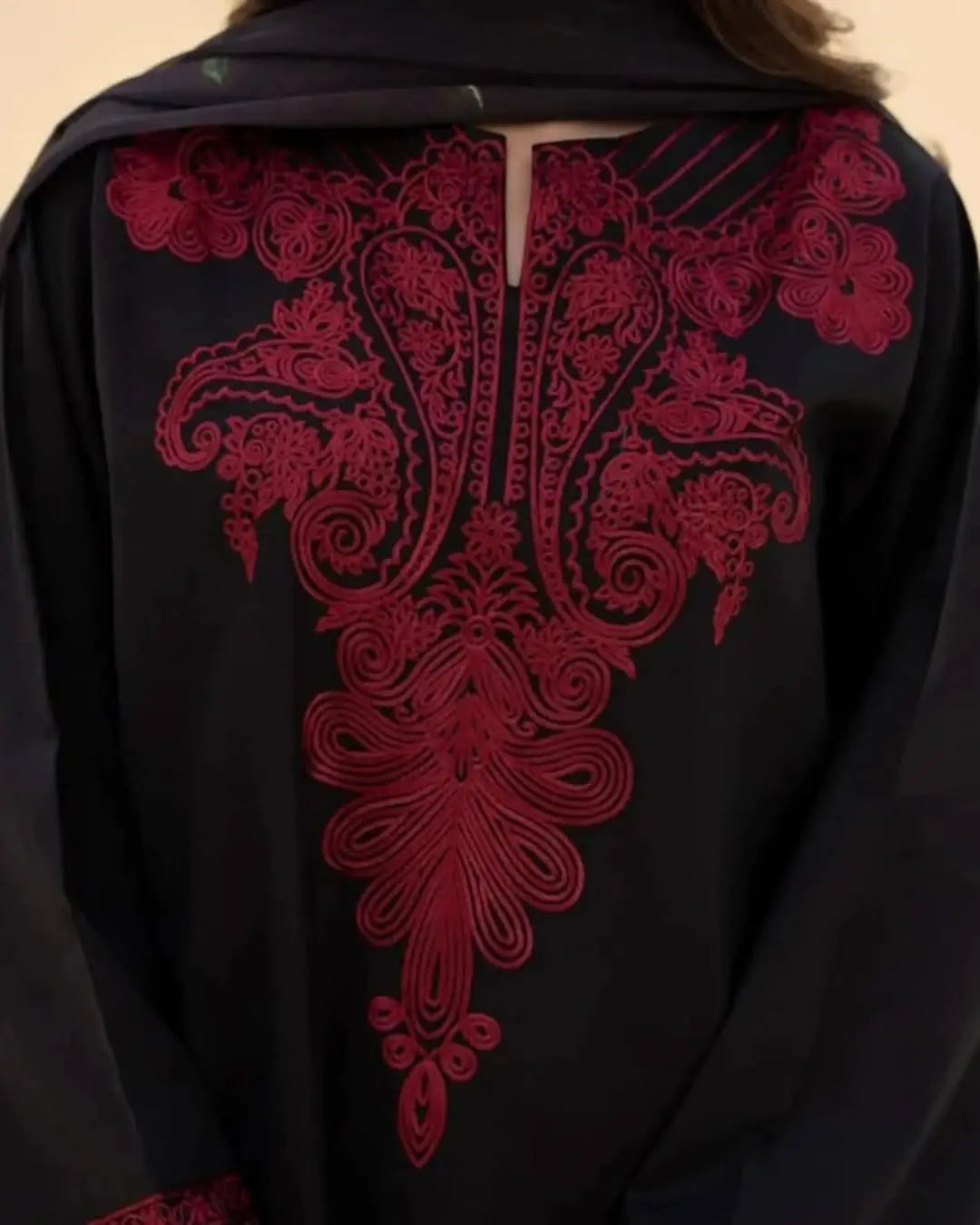 Mahnoor 3 Pcs Women's Stitched Linen Embroidered Suit