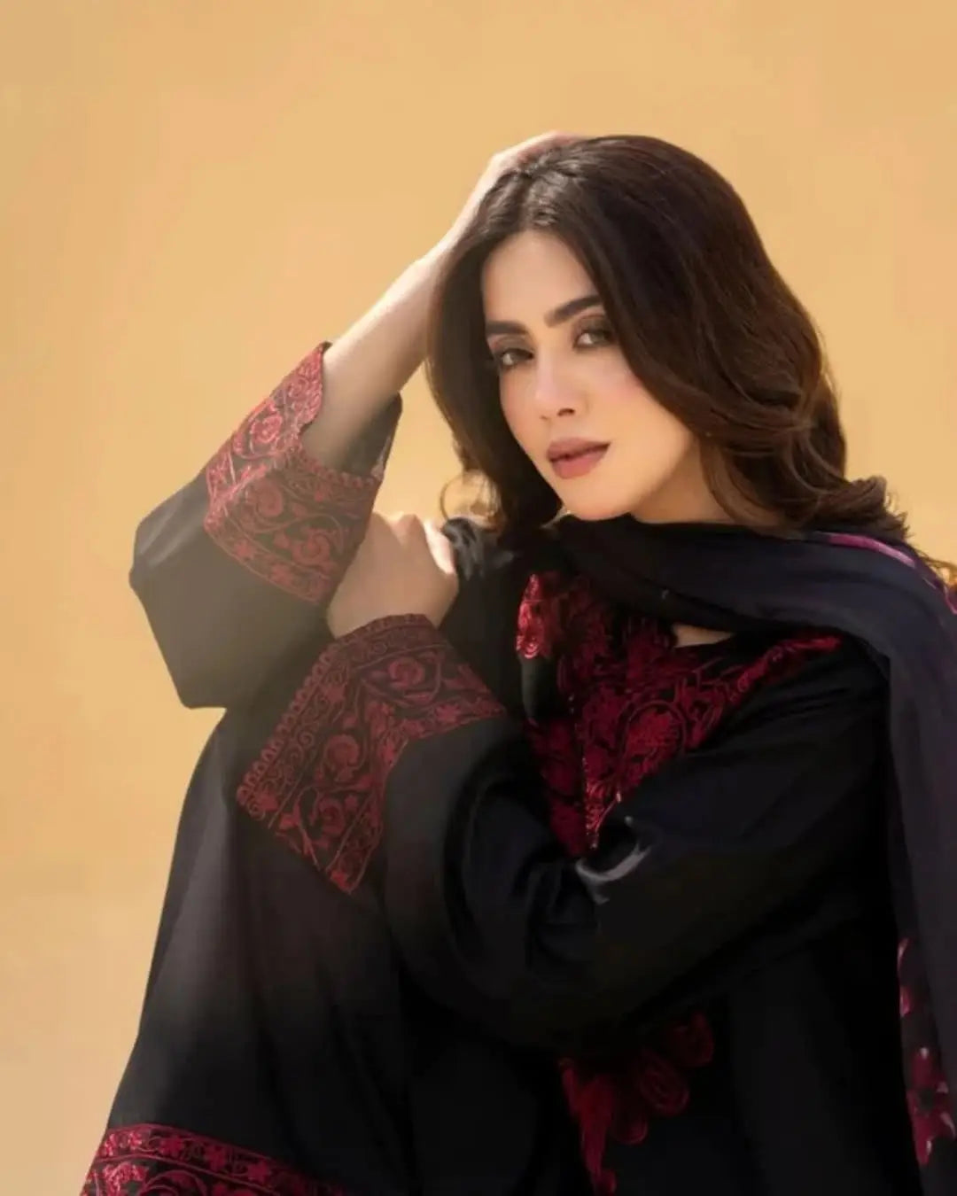Mahnoor 3 Pcs Women's Stitched Linen Embroidered Suit